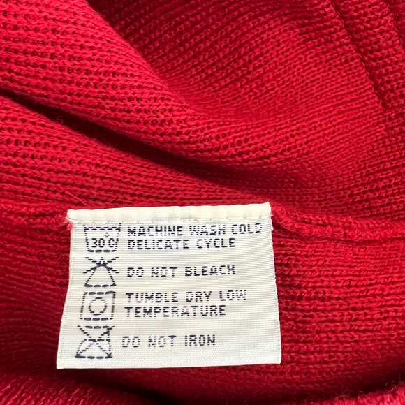 Men’s UnionBay brick red v neck sweater. Size XL - Picture 4 of 4